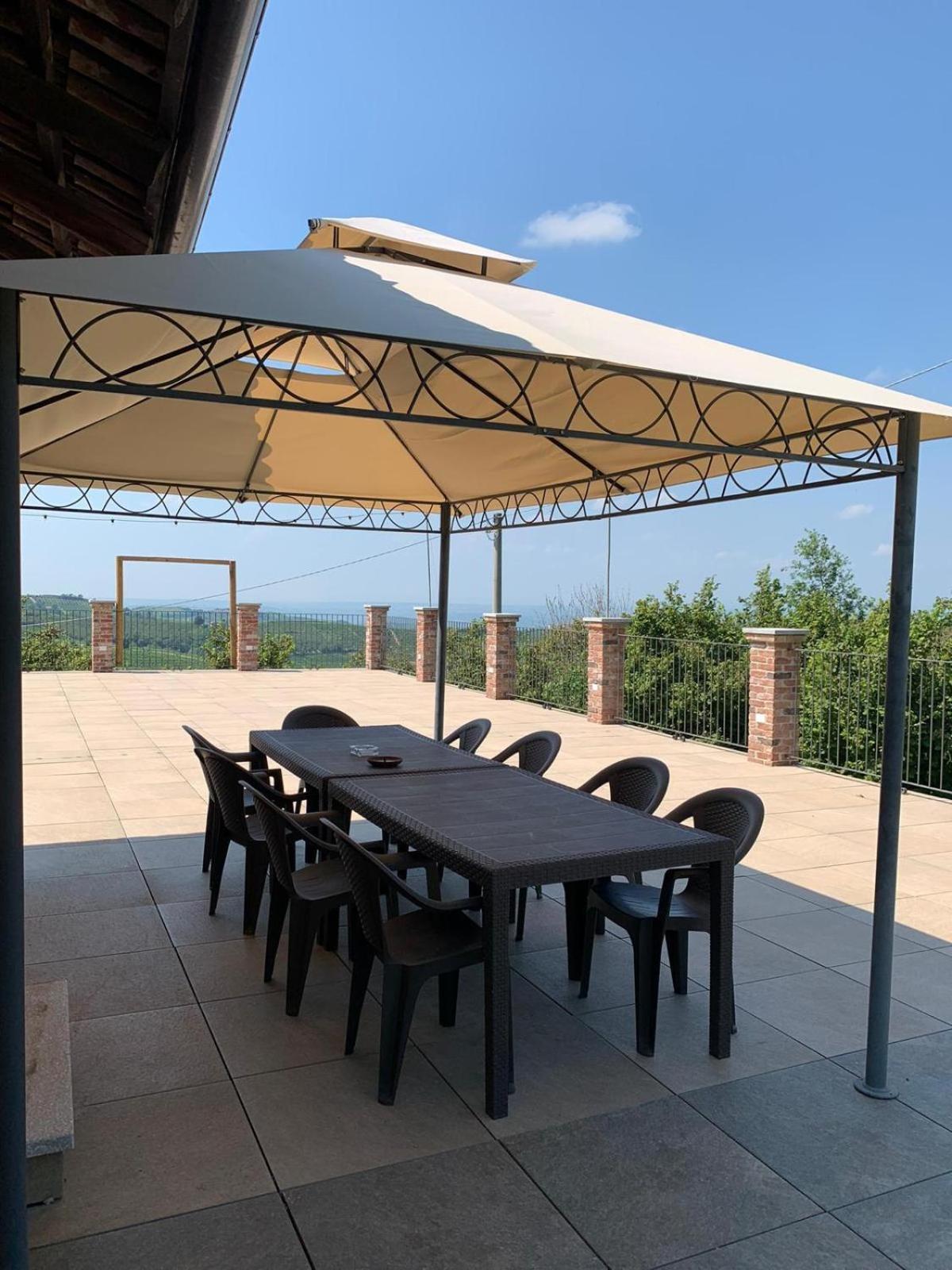 Agriturismo Cascina Anri Mango 外观 照片