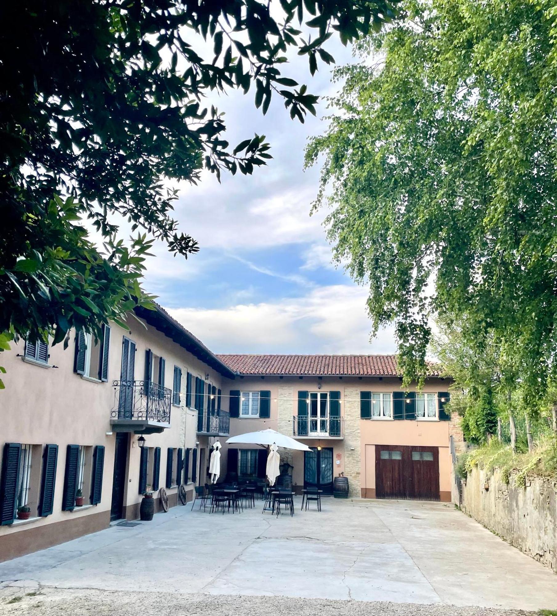 Agriturismo Cascina Anri Mango 外观 照片