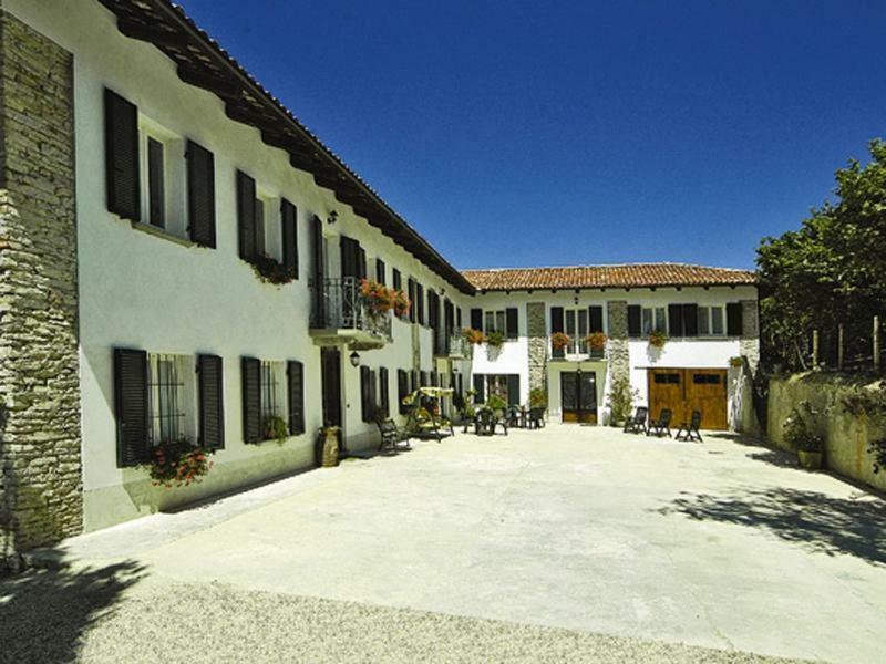 Agriturismo Cascina Anri Mango 外观 照片
